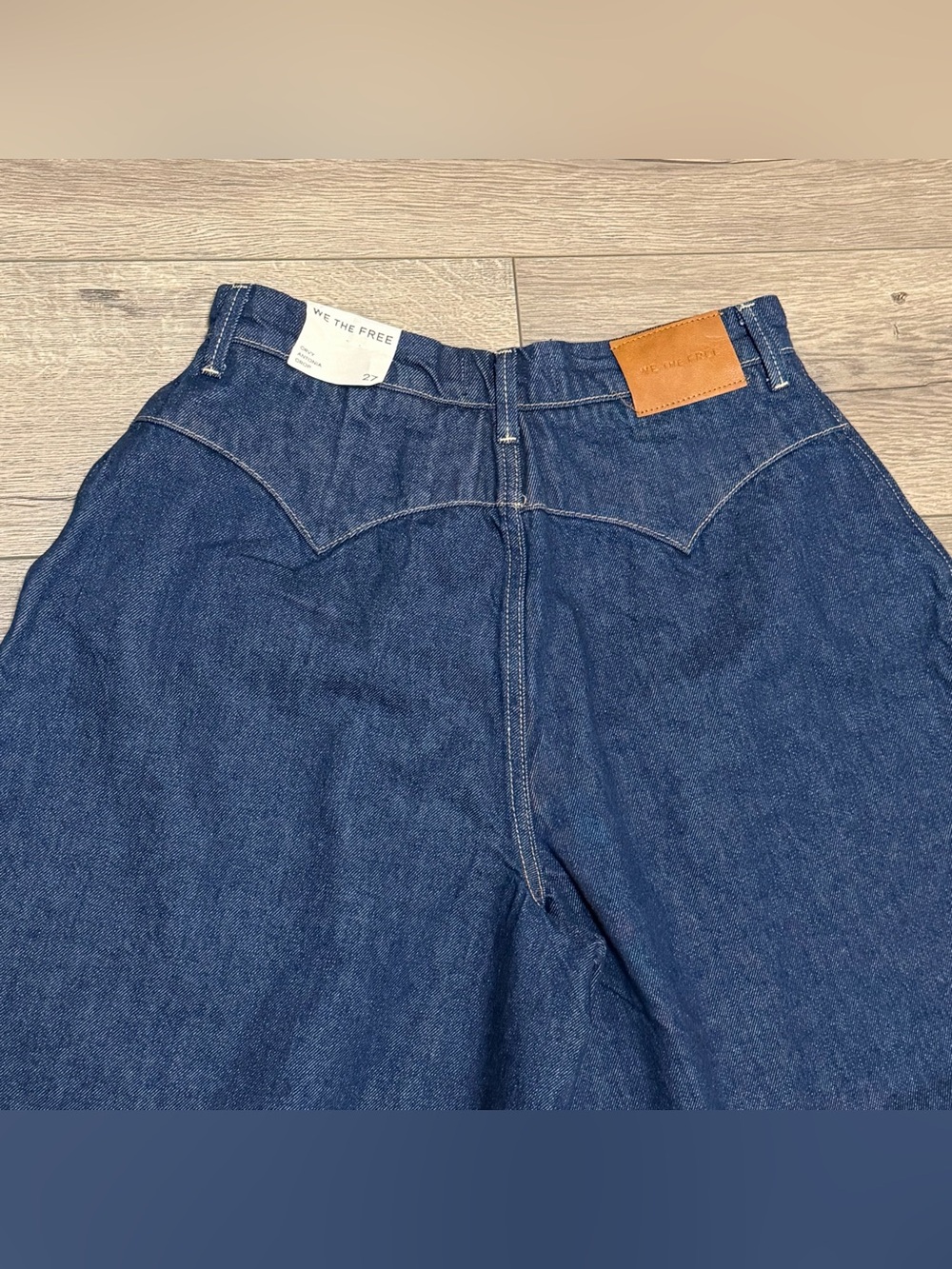 We The Free CRVY Antonia Crop Dark
Denim Pleated Shorts Baggy Jort Sz 27 NWT - Picture 8 of 10
